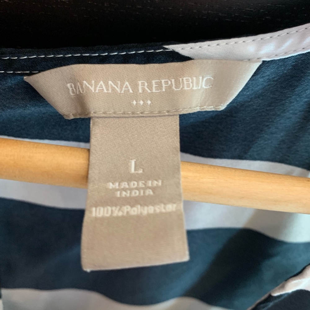 Banana Republic Tropical Top 🌺 - Picture 4 of 4